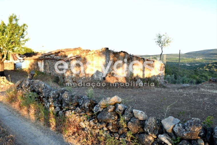 Moradia T4 para Venda em Santa Catarina da Fonte do Bispo Foto 8