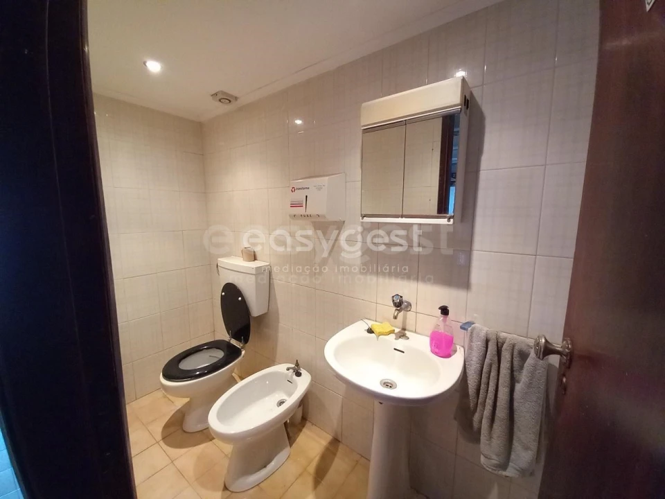 Armazém para Venda em Charneca de Caparica e Sobreda Foto 15