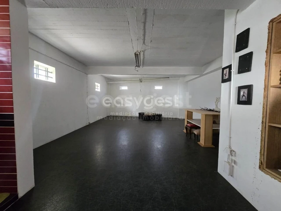 Armazém para Venda em Charneca de Caparica e Sobreda Foto 20