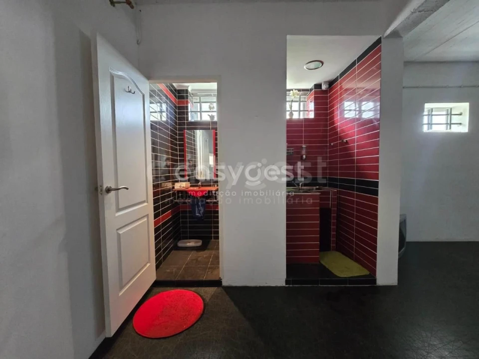 Armazém para Venda em Charneca de Caparica e Sobreda Foto 23