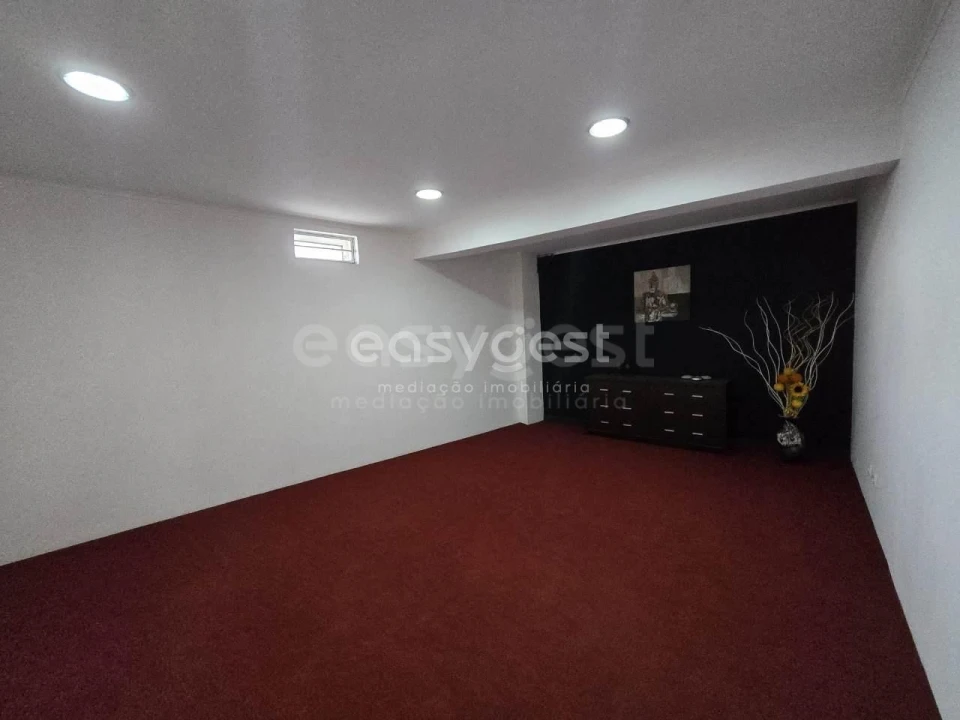 Armazém para Venda em Charneca de Caparica e Sobreda Foto 26