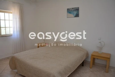 Moradia T10 para Venda em Albufeira e Olhos de Água