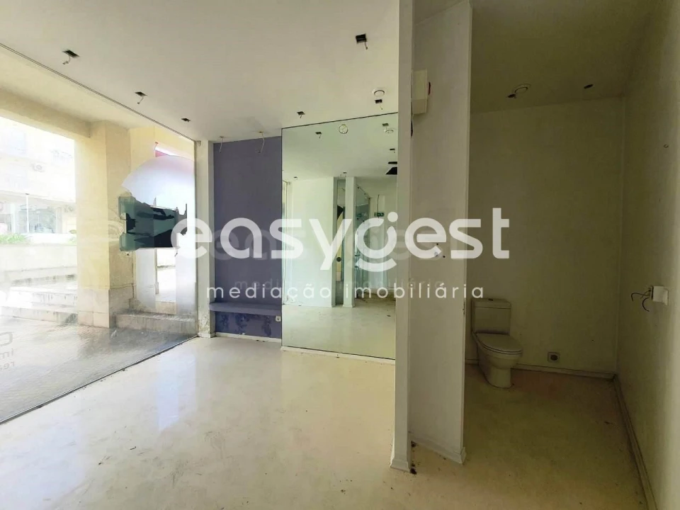 Loja para Venda em Charneca de Caparica e Sobreda Foto 3