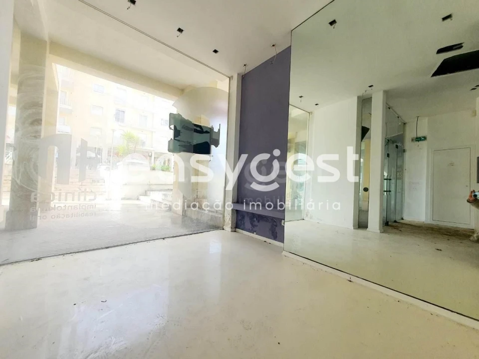 Loja para Venda em Charneca de Caparica e Sobreda Foto 5