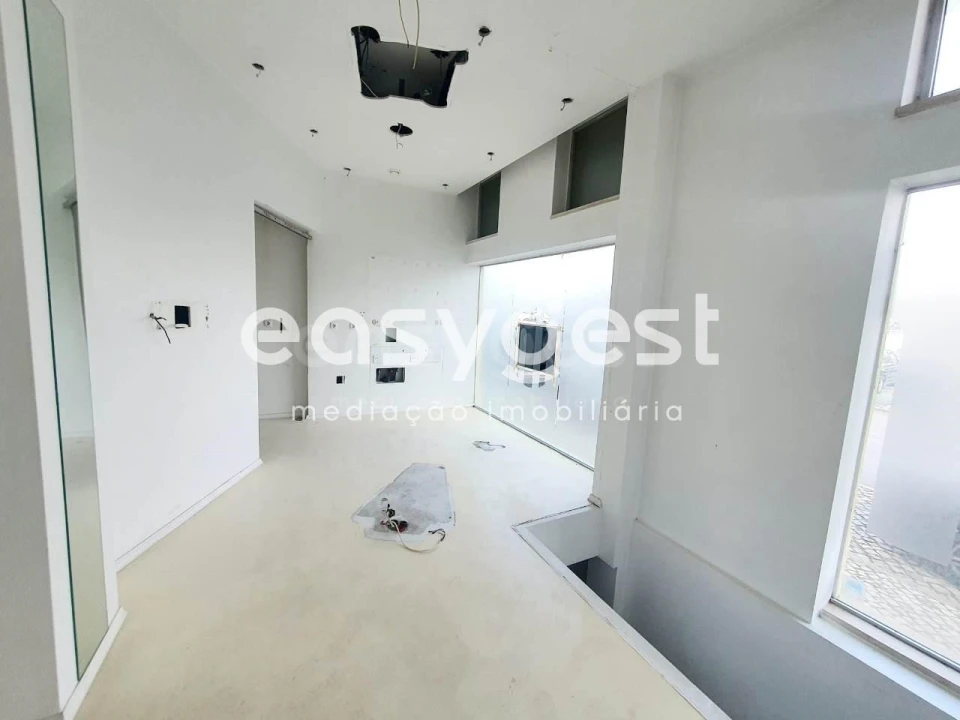 Loja para Venda em Charneca de Caparica e Sobreda Foto 6