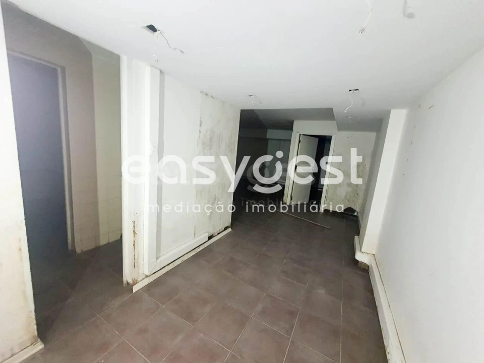 Loja para Venda em Charneca de Caparica e Sobreda Foto 11