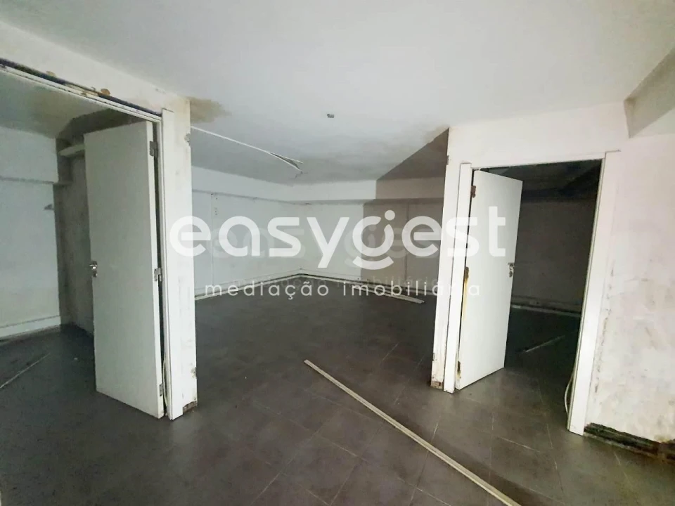 Loja para Venda em Charneca de Caparica e Sobreda Foto 13