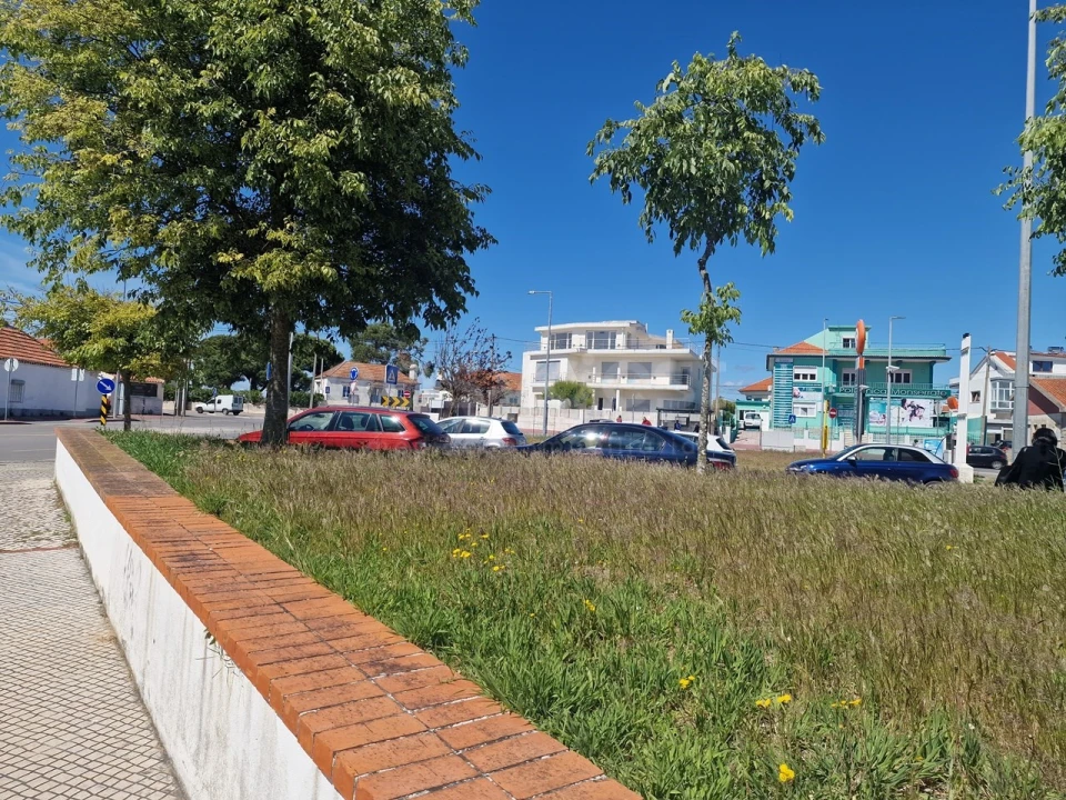 Loja para Venda em Charneca de Caparica e Sobreda Foto 17
