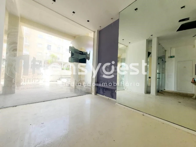 Loja para Venda em Charneca de Caparica e Sobreda Foto 5