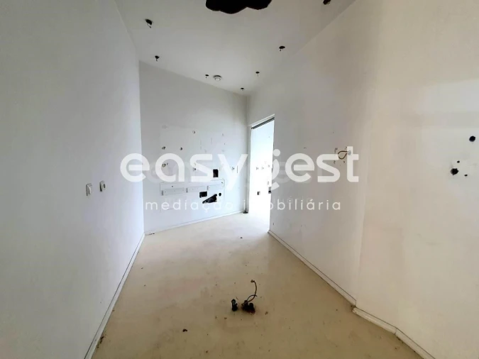 Loja para Venda em Charneca de Caparica e Sobreda Foto 8