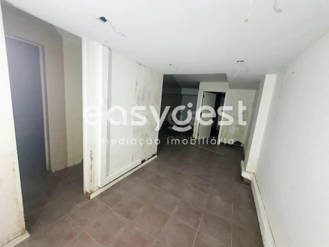 Loja para Venda em Charneca de Caparica e Sobreda Foto 11