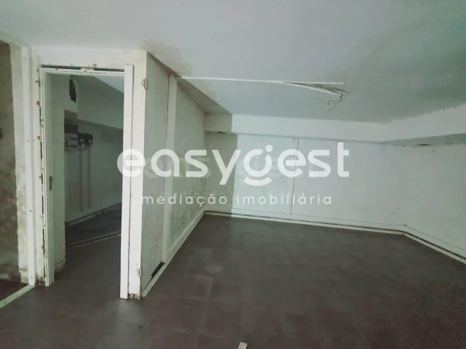 Loja para Venda em Charneca de Caparica e Sobreda Foto 12