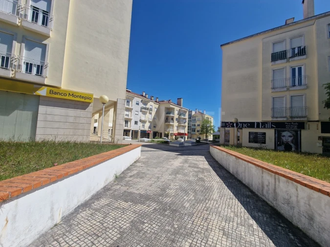 Loja para Venda em Charneca de Caparica e Sobreda Foto 1