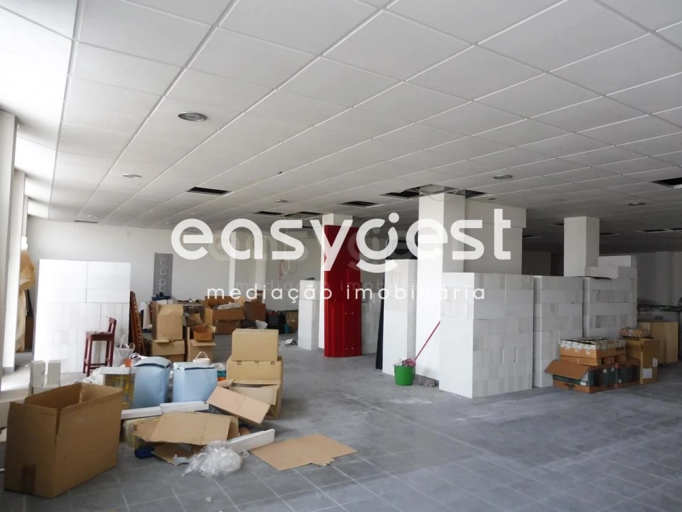 Loja para Venda em Marinha Grande Foto 2