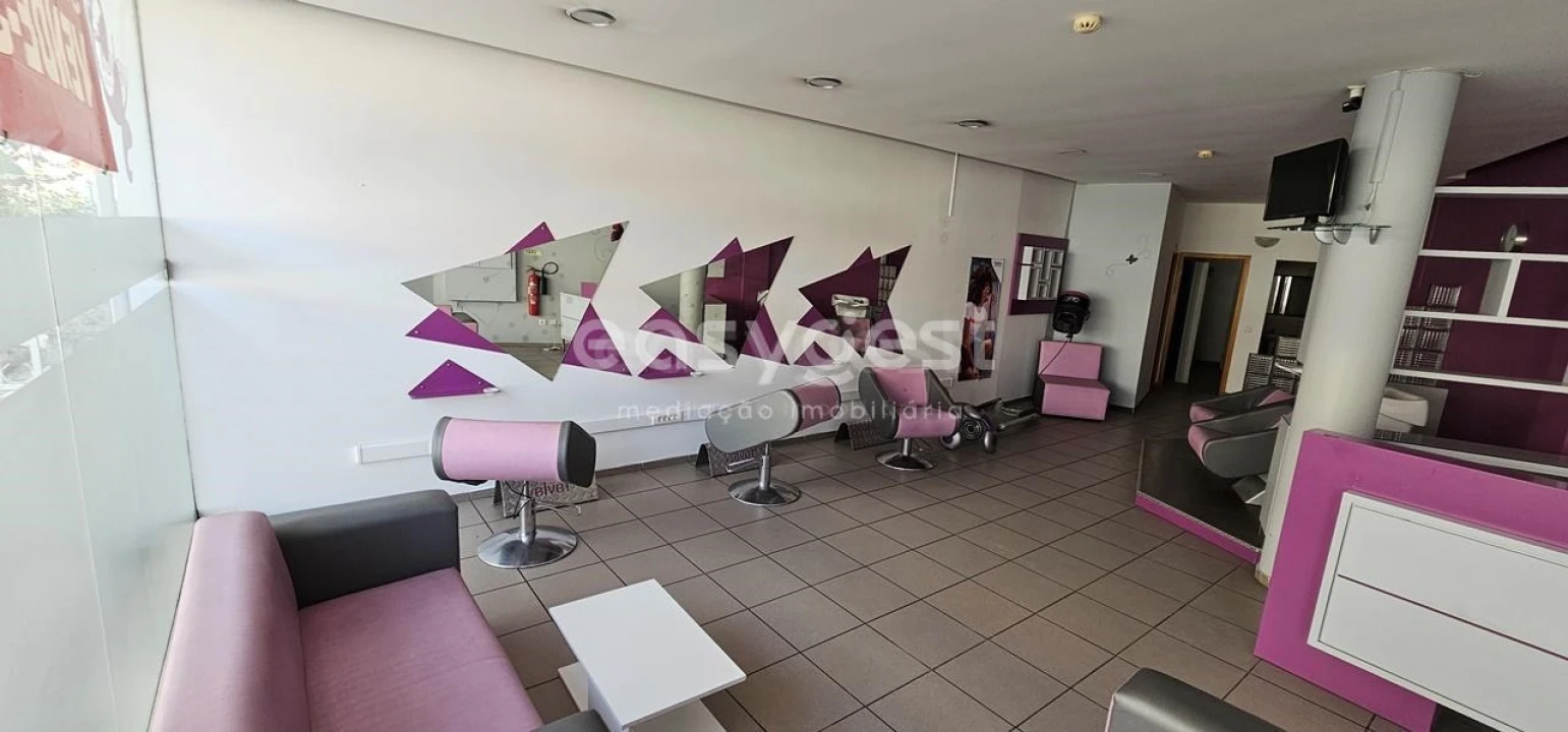 Loja para Venda em Marinha Grande Foto 1