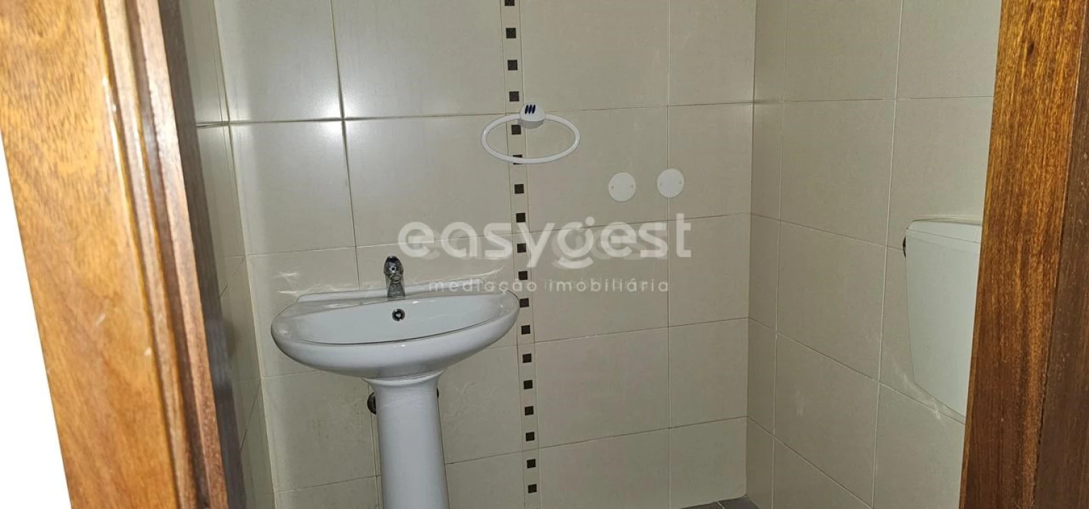 Loja para Venda em Marinha Grande Foto 22