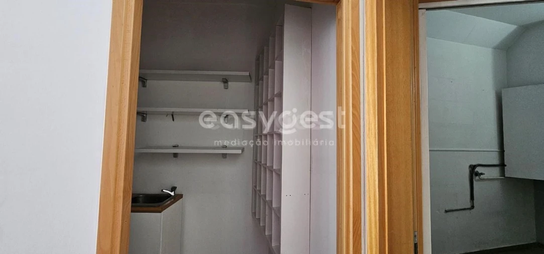 Loja para Venda em Marinha Grande Foto 9