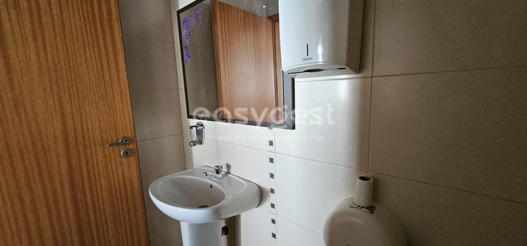 Loja para Venda em Marinha Grande Foto 16