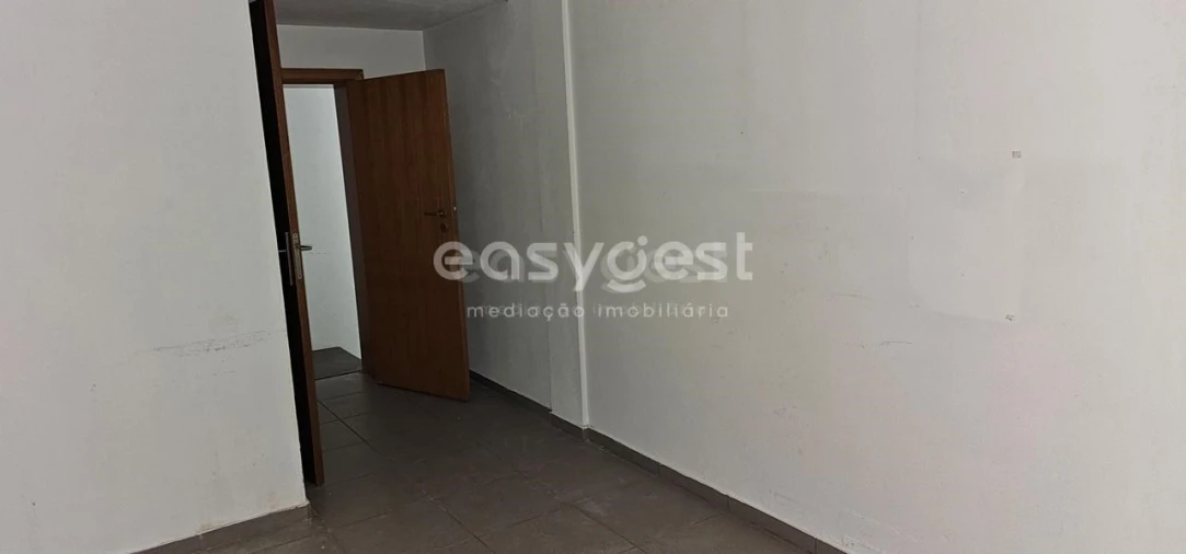 Loja para Venda em Marinha Grande Foto 21