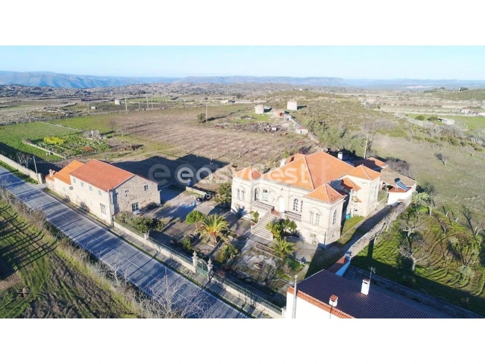 Moradia T11 para Venda em Escalhão Foto 2