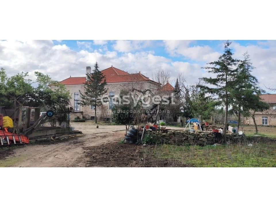 Moradia T11 para Venda em Escalhão Foto 17