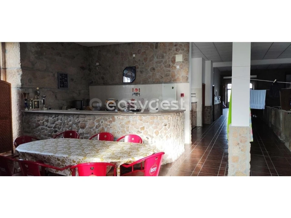 Moradia T11 para Venda em Escalhão Foto 24