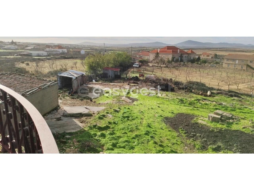 Moradia T11 para Venda em Escalhão Foto 25