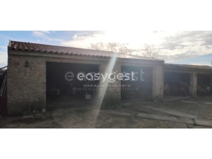 Moradia T11 para Venda em Escalhão Foto 31