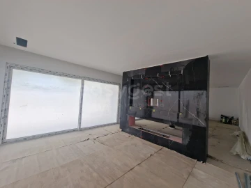 Moradia T5 para Venda em Corroios