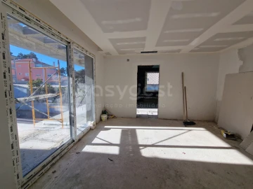 Moradia T5 para Venda em Corroios