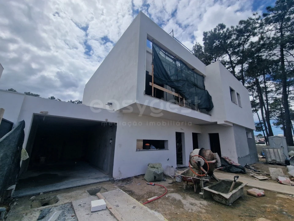 Moradia T4 para Venda em Charneca de Caparica e Sobreda Foto 3