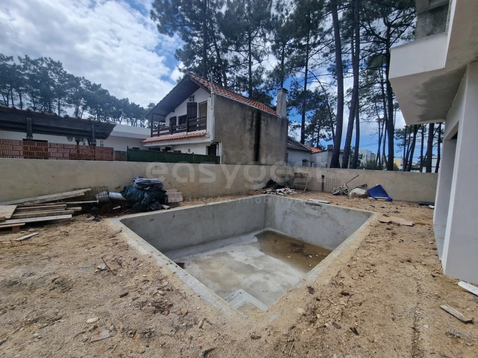 Moradia T4 para Venda em Charneca de Caparica e Sobreda Foto 8