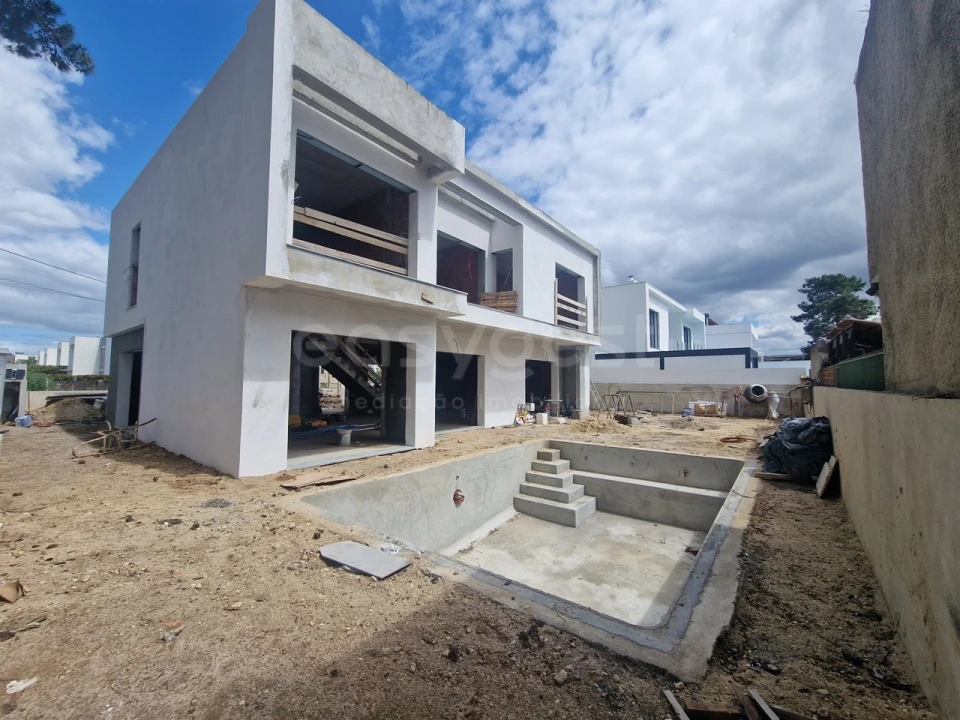 Moradia T4 para Venda em Charneca de Caparica e Sobreda Foto 9