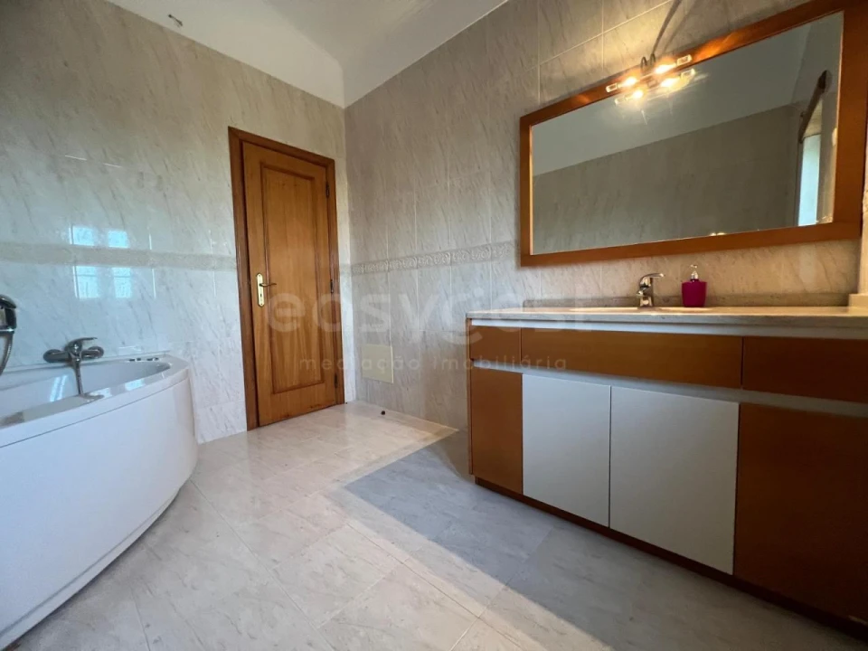 Apartamento T3 para Venda em Alcochete Foto 24