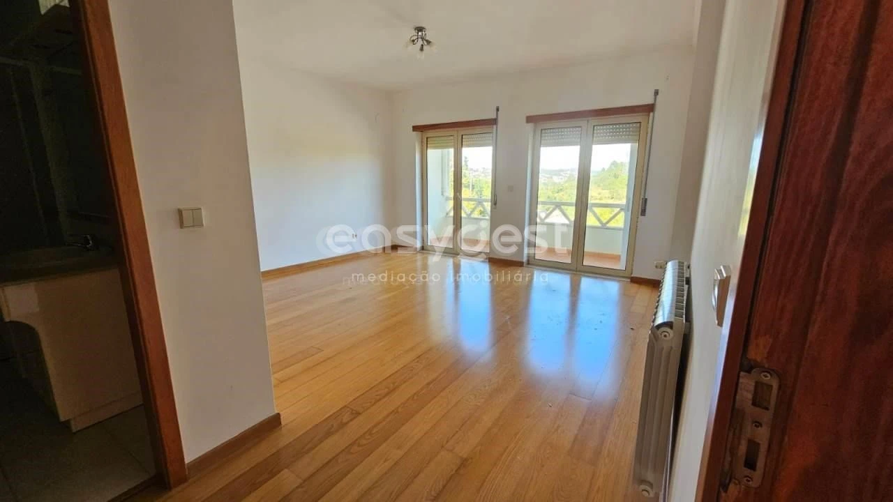 Moradia T4 para Venda em Leiria, Pousos, Barreira e Cortes Foto 13