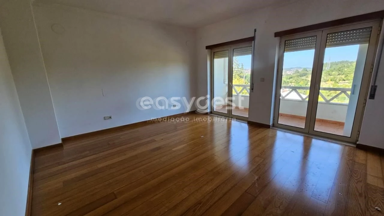 Moradia T4 para Venda em Leiria, Pousos, Barreira e Cortes Foto 14