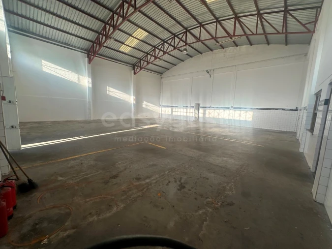 Armazém para Venda em Tornada e Salir do Porto Foto 2