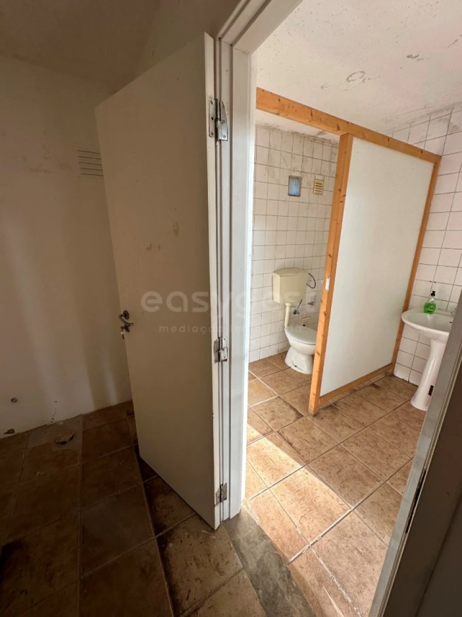 Armazém para Venda em Tornada e Salir do Porto Foto 11