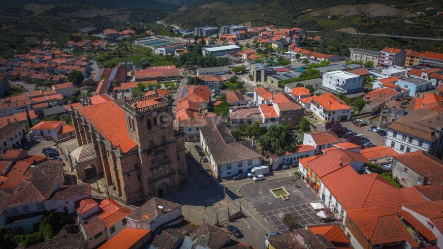 Moradia T7 para Venda em Urros e Peredo dos Castelhanos Foto 5