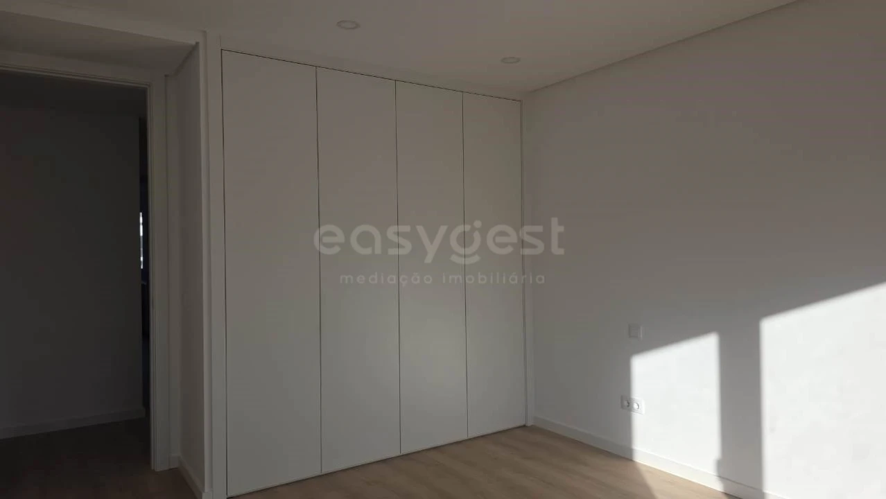 Apartamento T3 para Venda em Ramalhal Foto 7