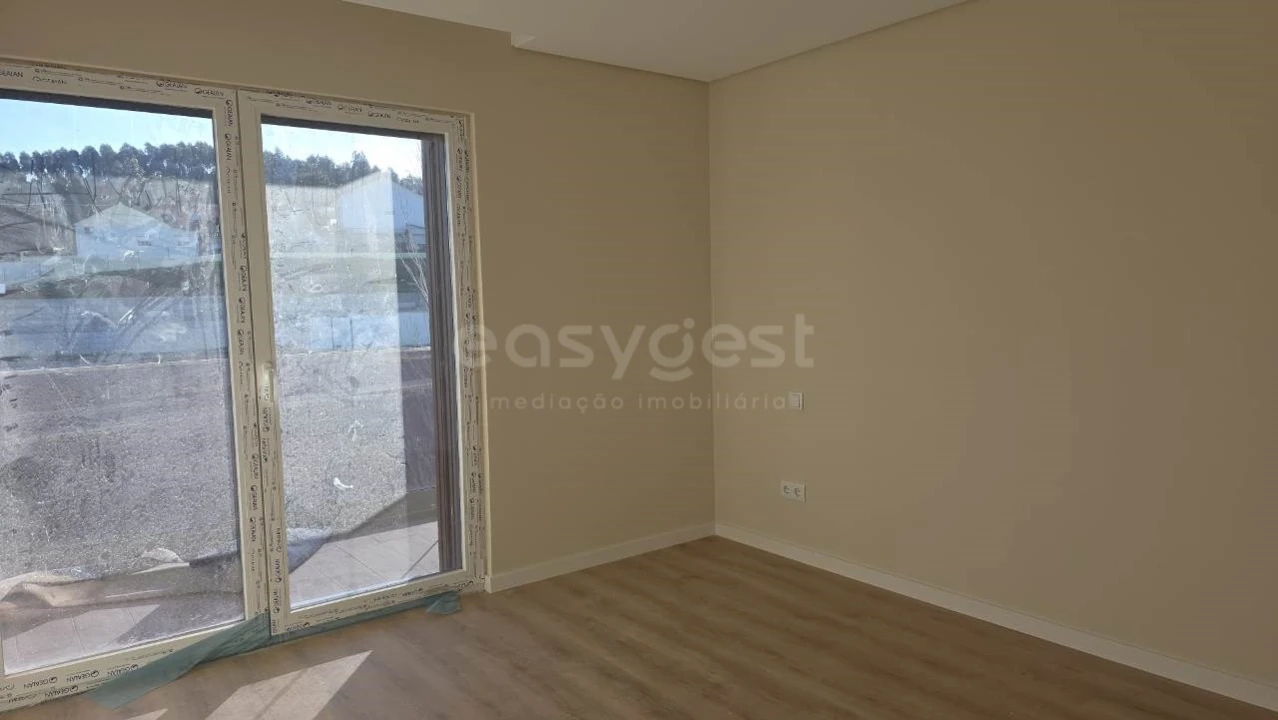 Apartamento T3 para Venda em Ramalhal Foto 13