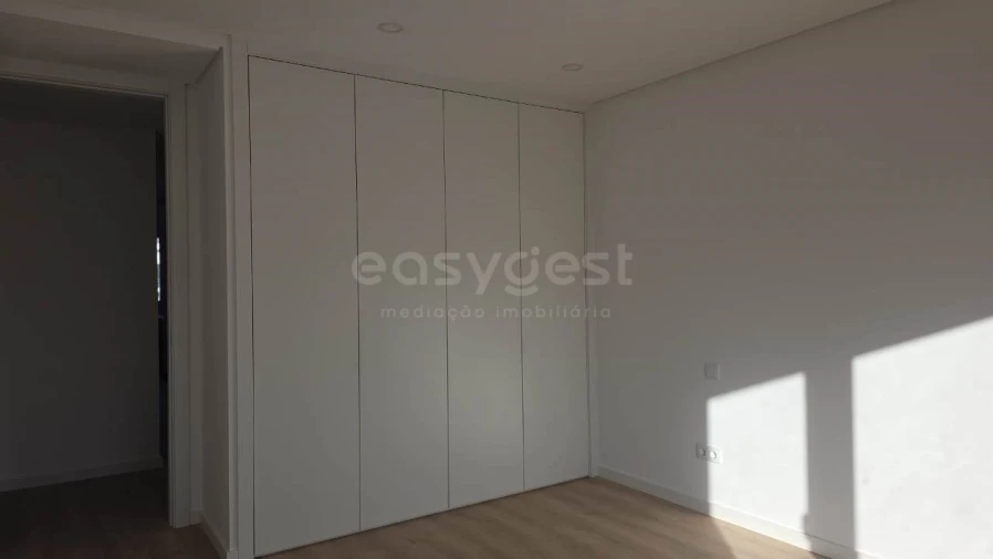 Apartamento T3 para Venda em Ramalhal Foto 7