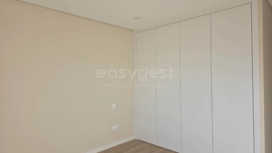 Apartamento T3 para Venda em Ramalhal Foto 14