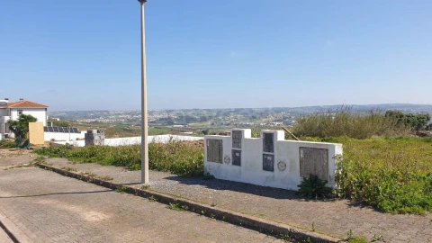 Terreno para Venda em Lourinhã e Atalaia