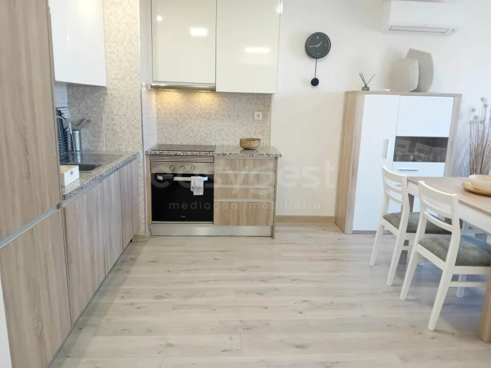 Apartamento T2 para Venda em Portimão Foto 7