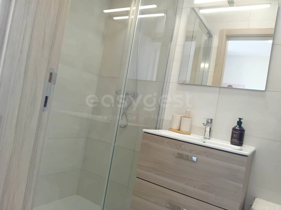 Apartamento T2 para Venda em Portimão Foto 15