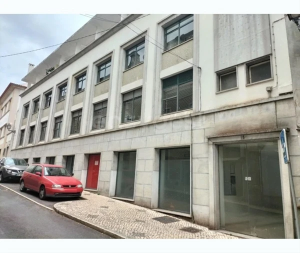 Loja para Venda em Torres Novas (Santa Maria, Salvador e Santiago) Foto 1