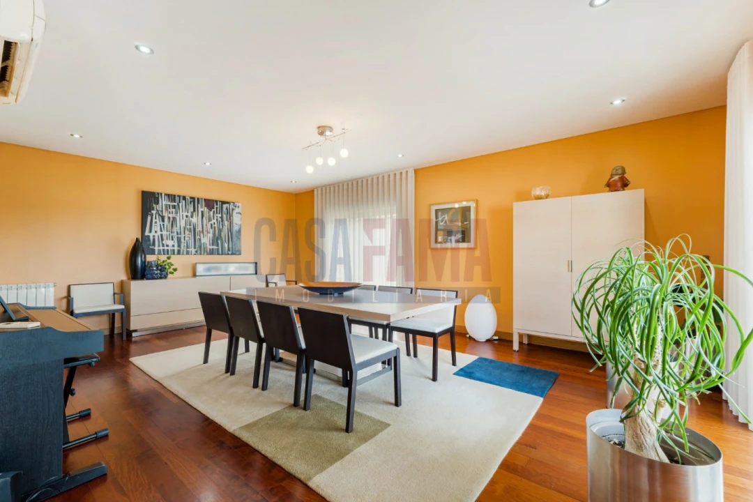 Moradia T6 para Venda em Santa Lucrécia de Algeriz e Navarra Foto 10