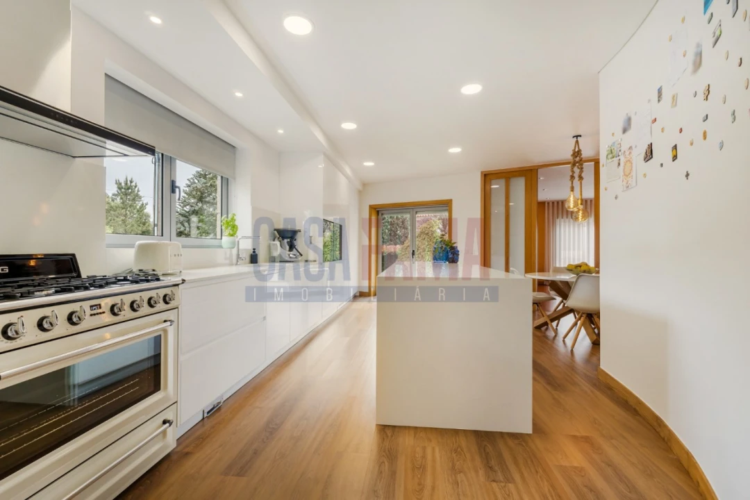 Moradia T6 para Venda em Santa Lucrécia de Algeriz e Navarra Foto 18