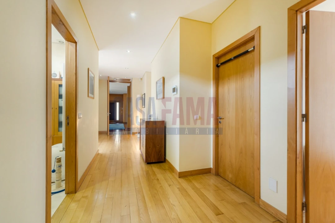 Moradia T6 para Venda em Santa Lucrécia de Algeriz e Navarra Foto 21